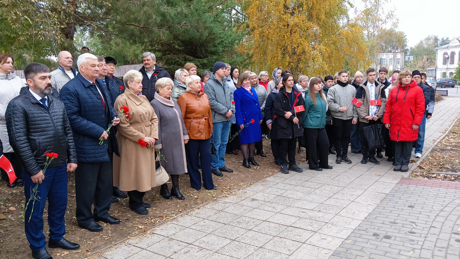 С днём рождения, Комсомол!.