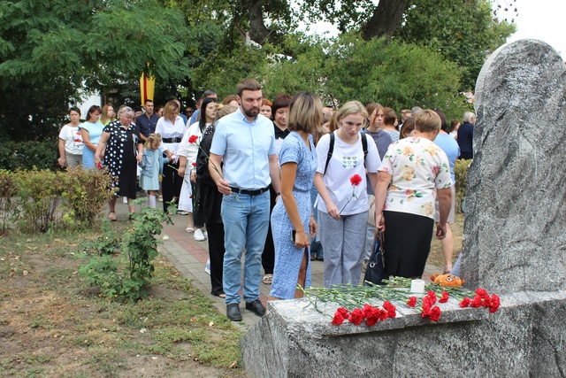 Сегодня во всем мире вспоминают погибших в террористических актах. Этот день объявлен – Днем солидарности в борьбе с терроризмом..