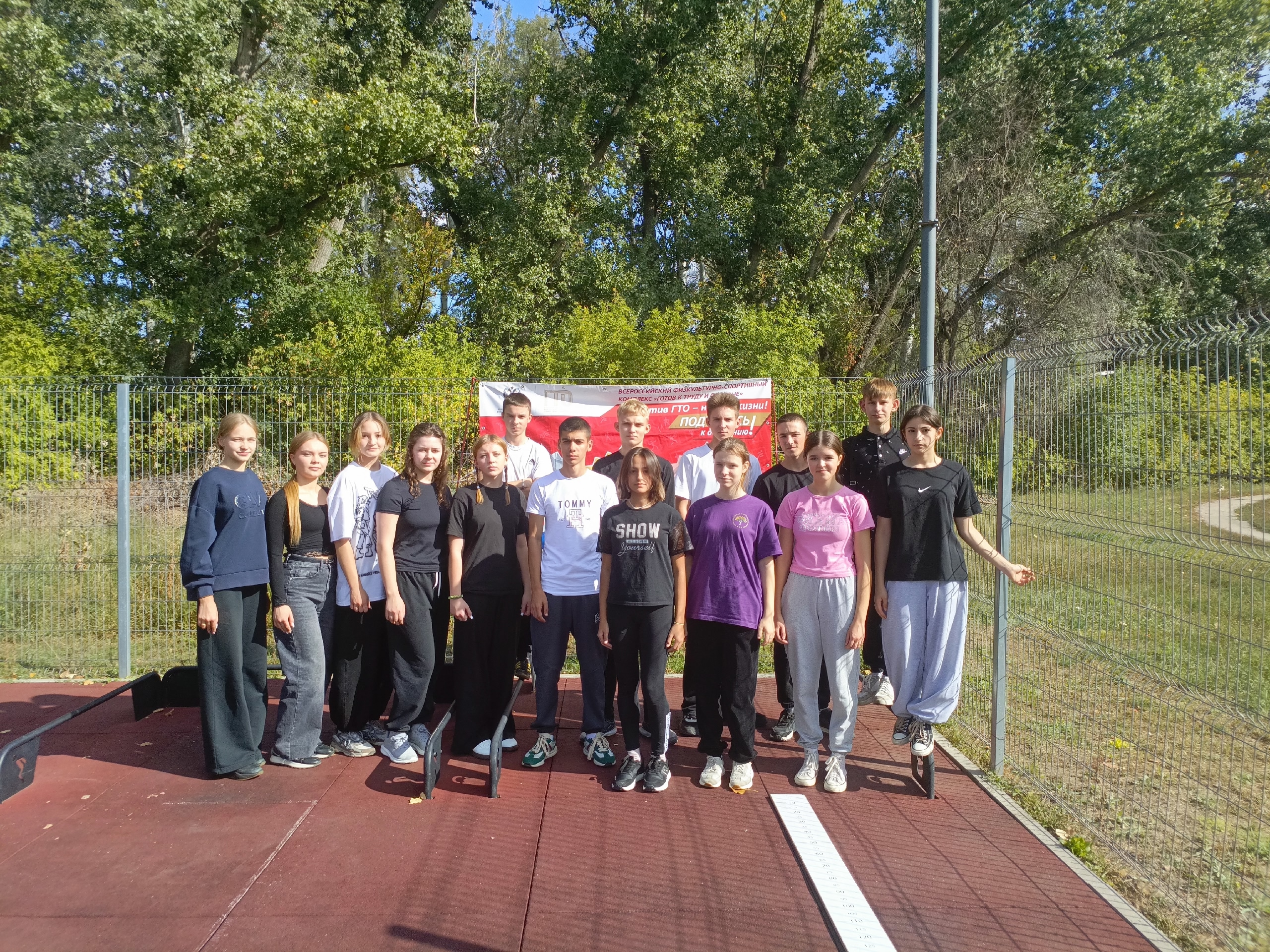 12 сентября на стадионе «Урожай» прошла сдача вступительных нормативов в спортивную секцию по пулевой стрельбе на базе МБОУ Калачеевской Гимназии №1 им. Н. М. Дудецкого.