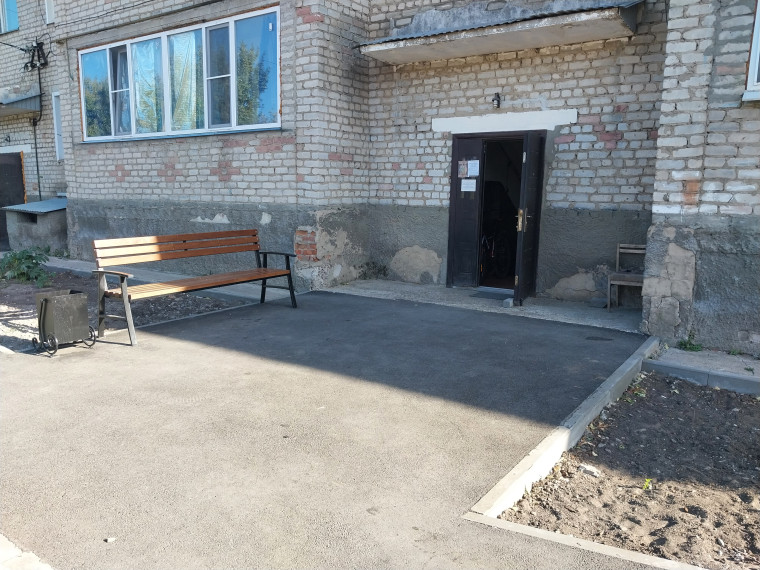 В текущем году в рамках реализации федеральной программы «Комфортная городская среда» на территории городского поселения – город Калач в 2024 году выполнены работы по благоустройству дворовых территорий 6 многоквартирных домов..
