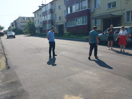В текущем году в рамках реализации федеральной программы «Комфортная городская среда» на территории городского поселения – город Калач в 2024 году выполнены работы по благоустройству дворовых территорий 6 многоквартирных домов..